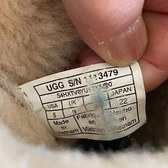 UGG Classic Femme Chestnut Suede Toggle Wedge Boots Women's Size 5 Brown - Picture 9 of 9